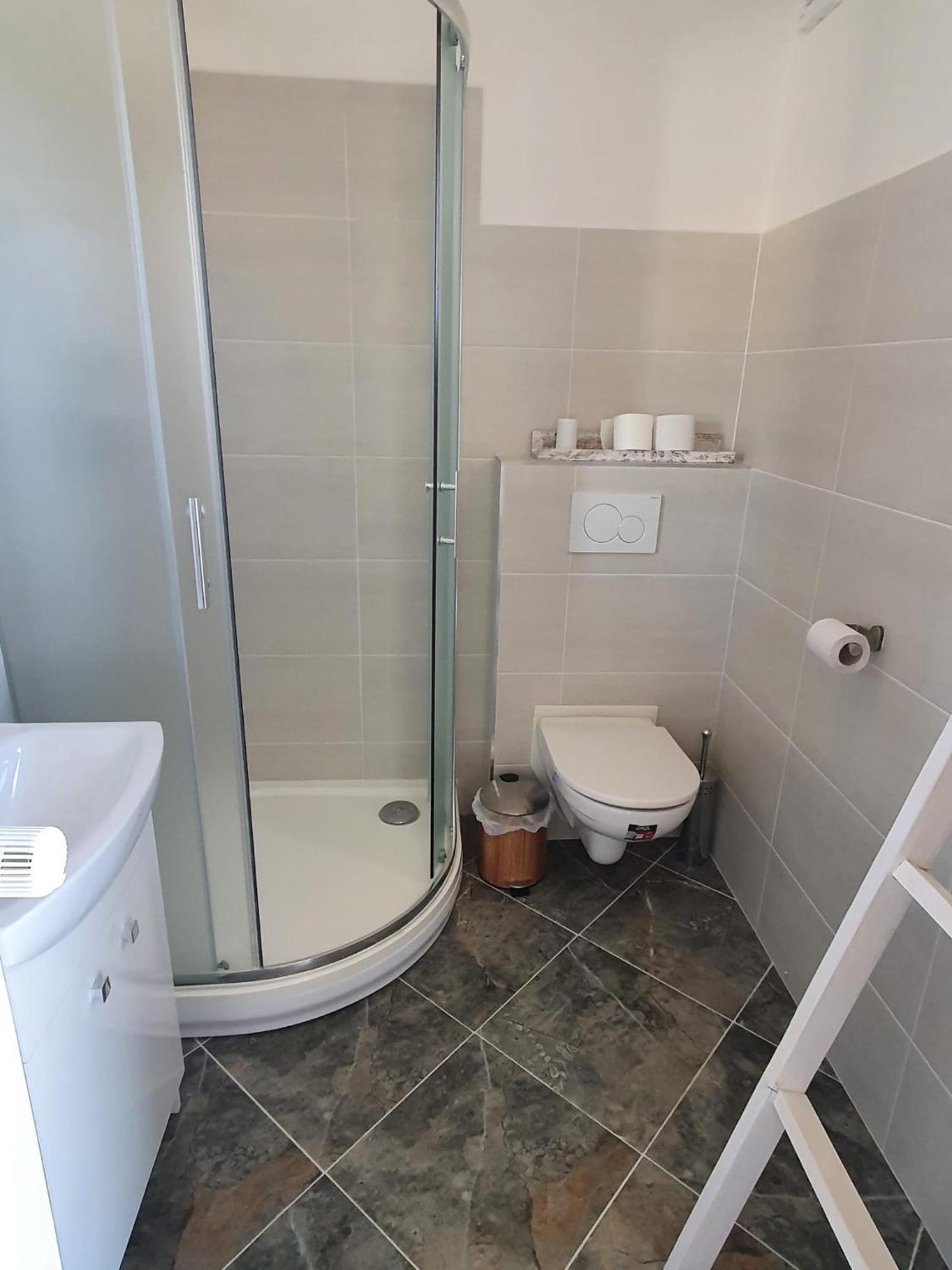 U-Aldy Apartment เวลเก โลซีนี ภายนอก รูปภาพ
